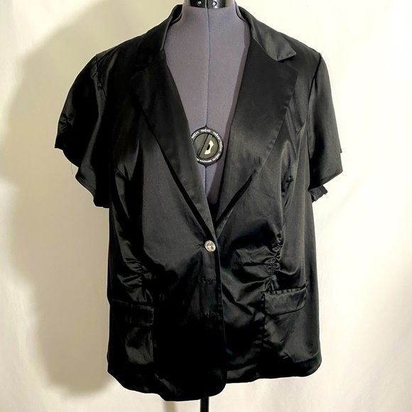 Torrid Black Lightweight Jacket - Picture 1 of 12
